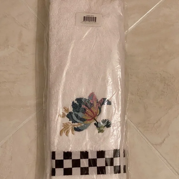 MacKenzie-Childs Parrot Tulip Hand Towels -Set of Two - Picture 3 of 4